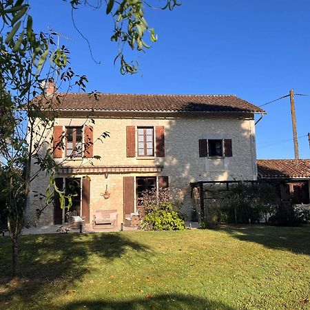 Les Bruyeres B&B 2 Montbron Exterior photo