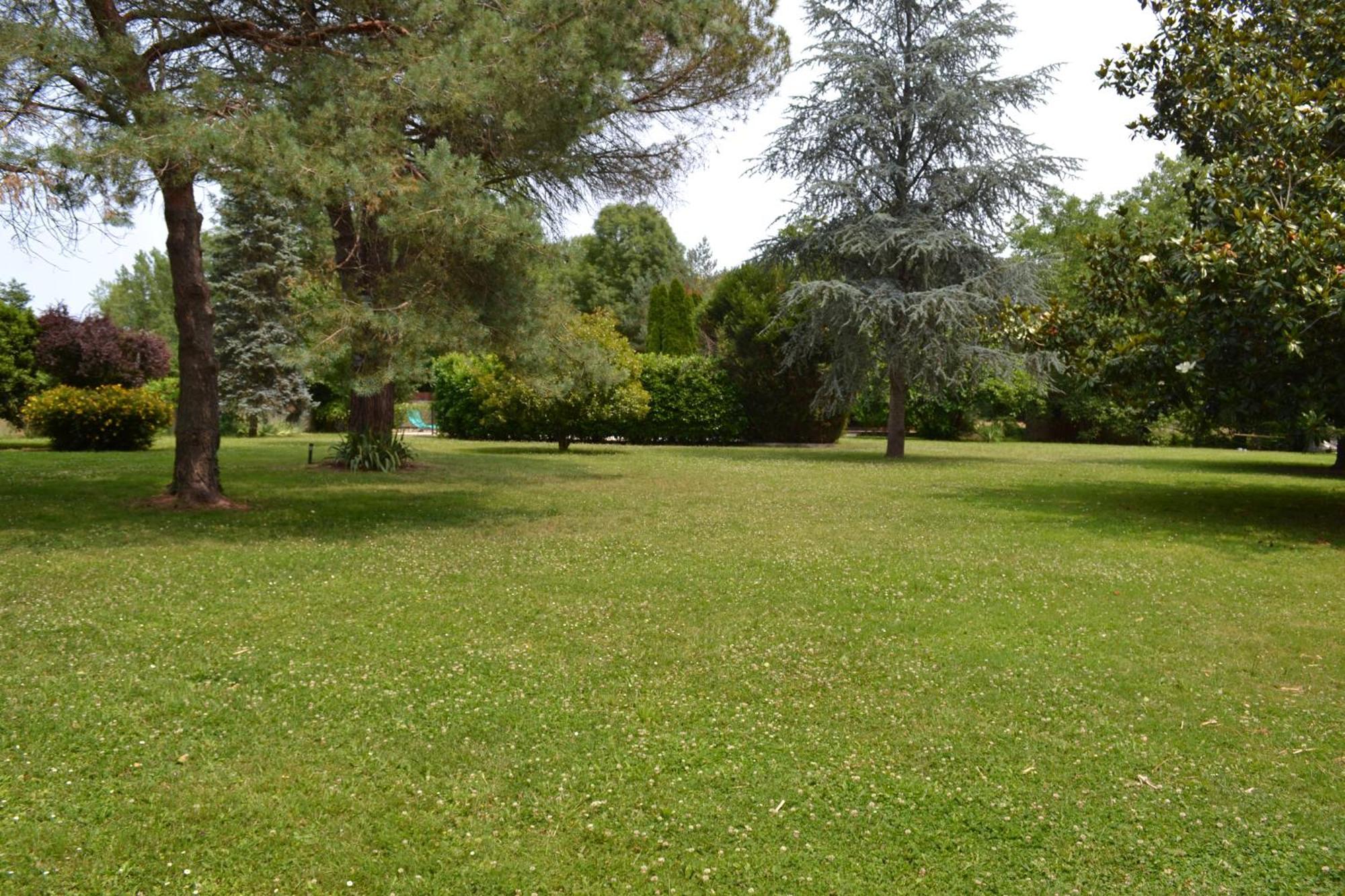 Les Bruyeres B&B 2 Montbron Exterior photo