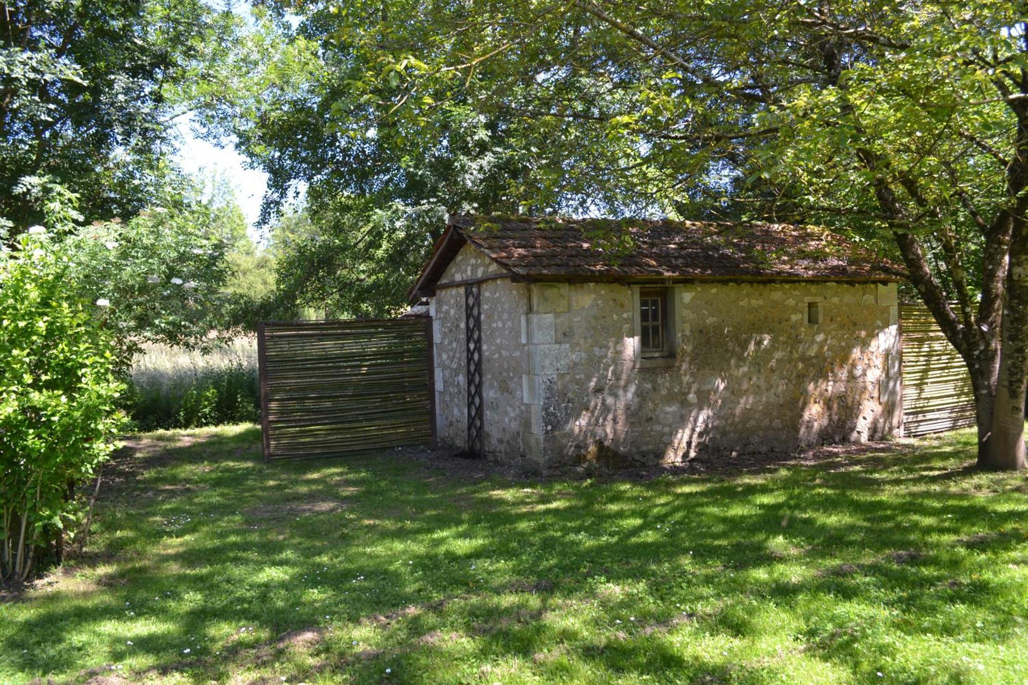 Les Bruyeres B&B 2 Montbron Exterior photo